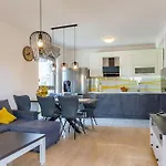 Fiorella 2 Bdr With Balcony *