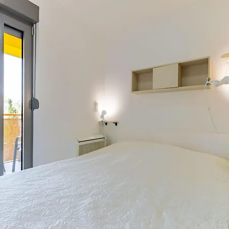 Fiorella 2 Bdr With Balcony *