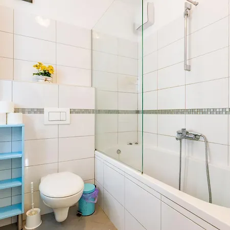 Fiorella 2 Bdr With Balcony Apartamento *
