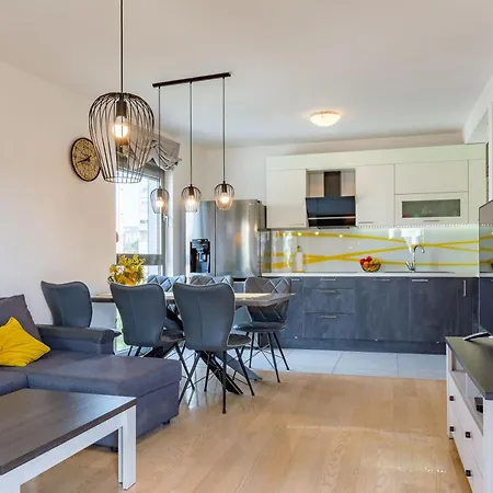 Fiorella 2 Bdr With Balcony *